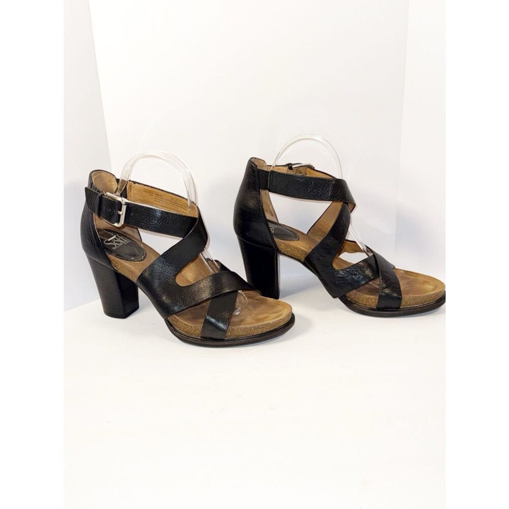 Sofft Canita Sandal Block Heels Strappy Buckle Black Leather Crisscross Ankle 10